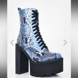 Dolls Kill Snakeskin Platform Boots NWOT 💙🐍🖤